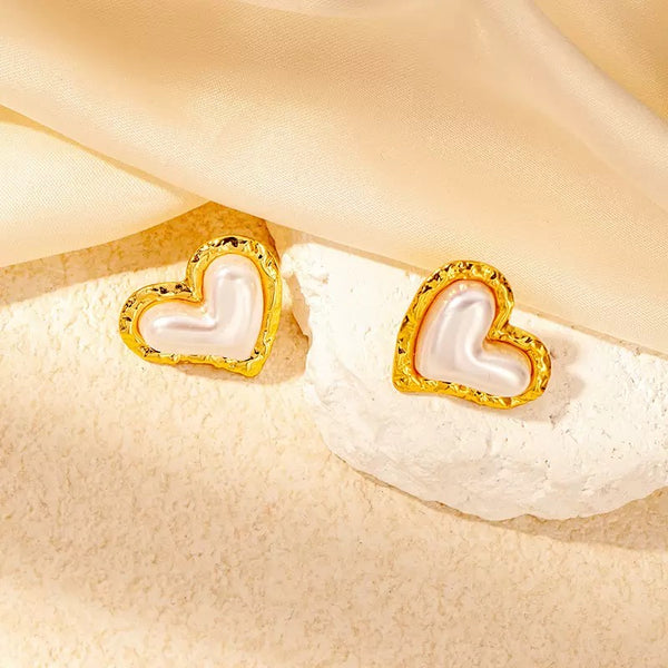 Heart Shaped 18K Gold Filled Ear Studs With Pearl